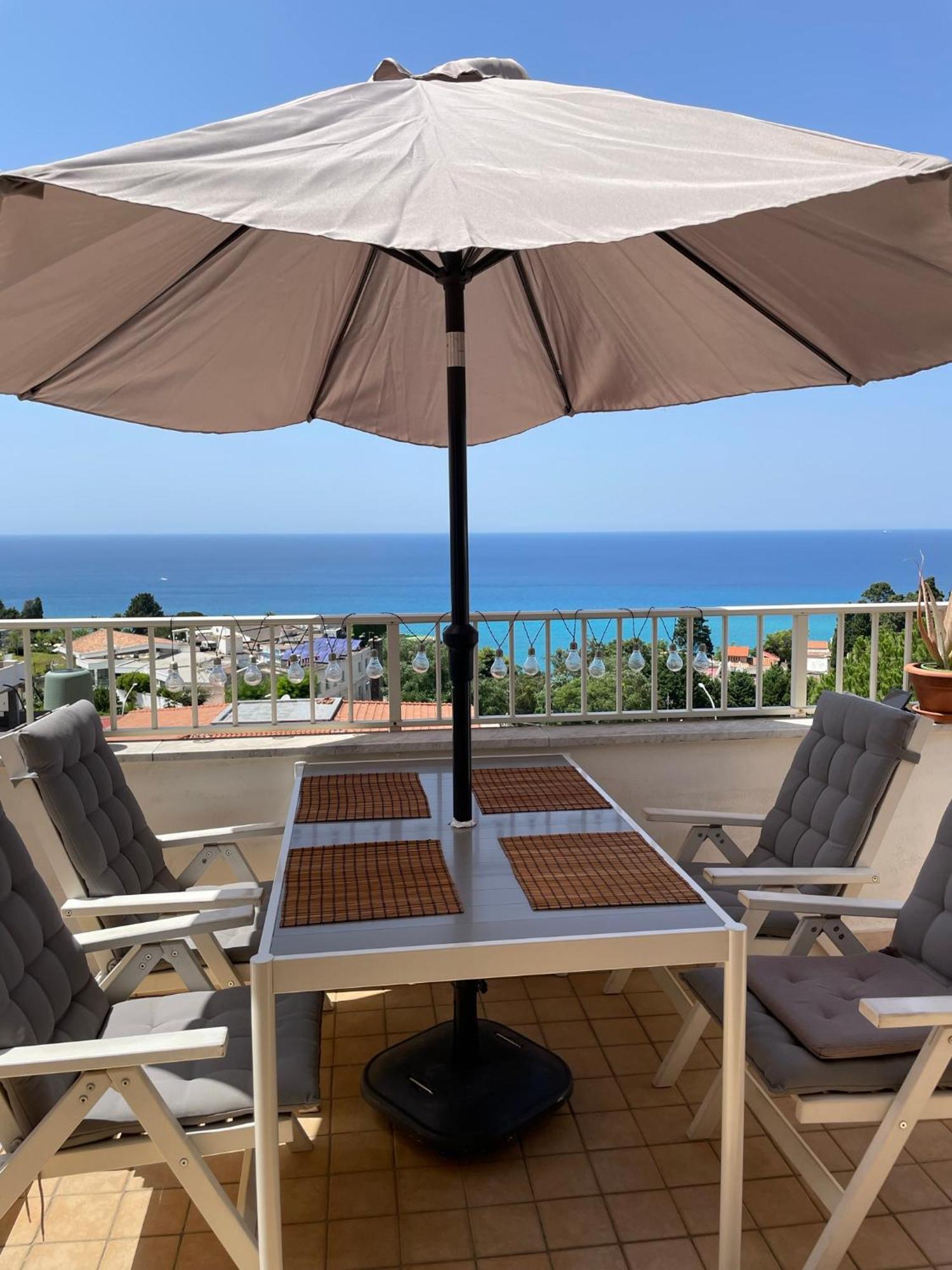 Apartment With Sea View โตรเปอา ภายนอก รูปภาพ